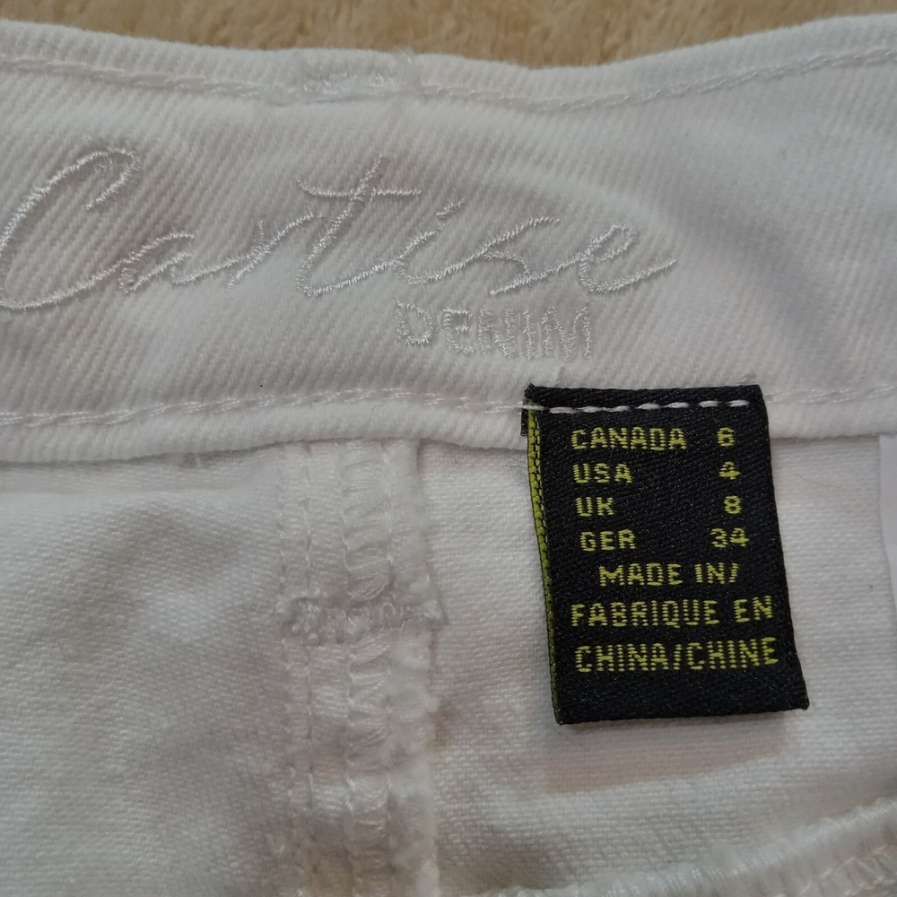 Cartise NWT Women's Enbroidered Stretch Jeans Size 4 White - Picture 4 of 15